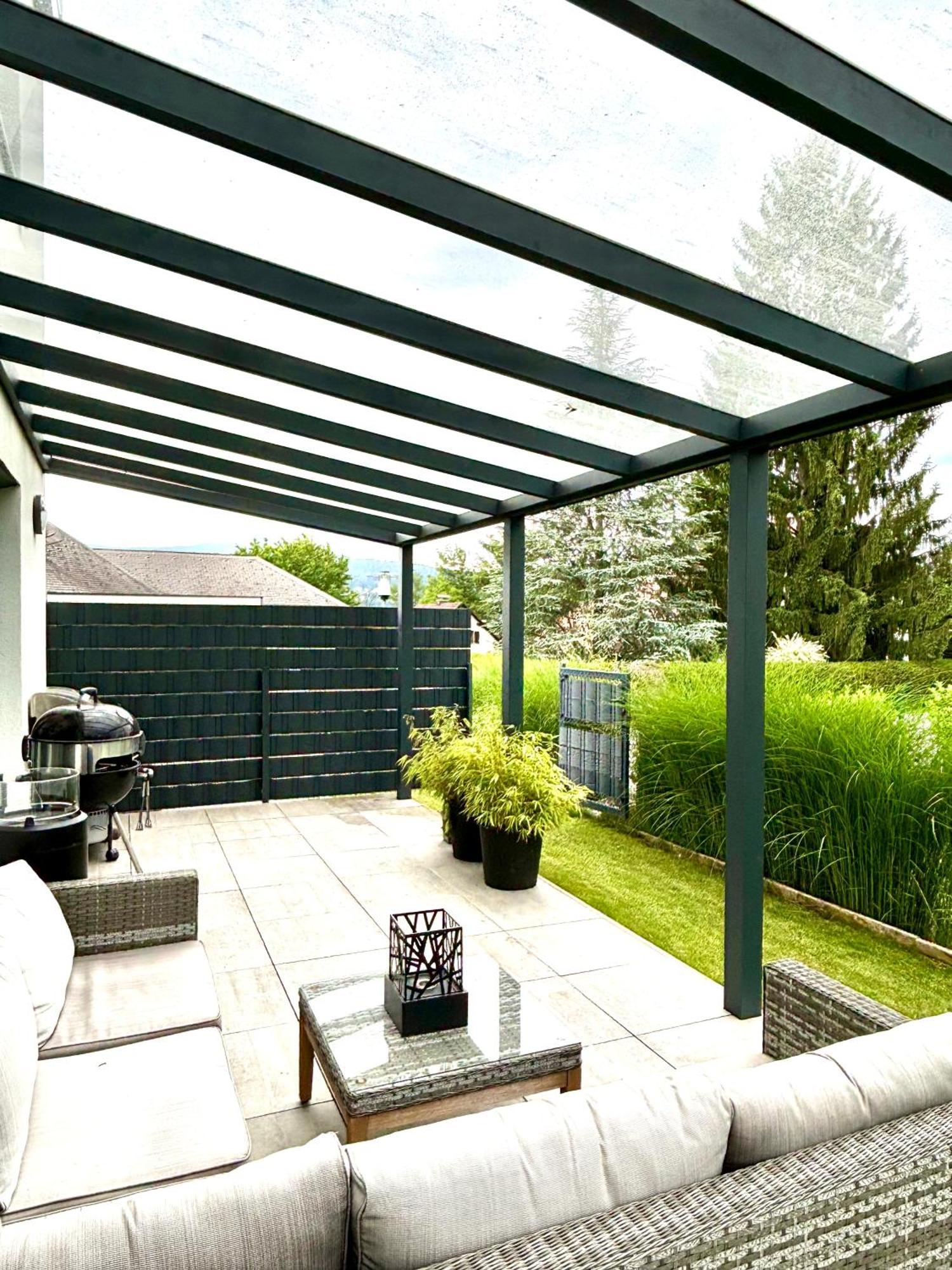 Schoene Wohnung Mit Terrasse Und Parkplatz Velden am Wörthersee Kültér fotó