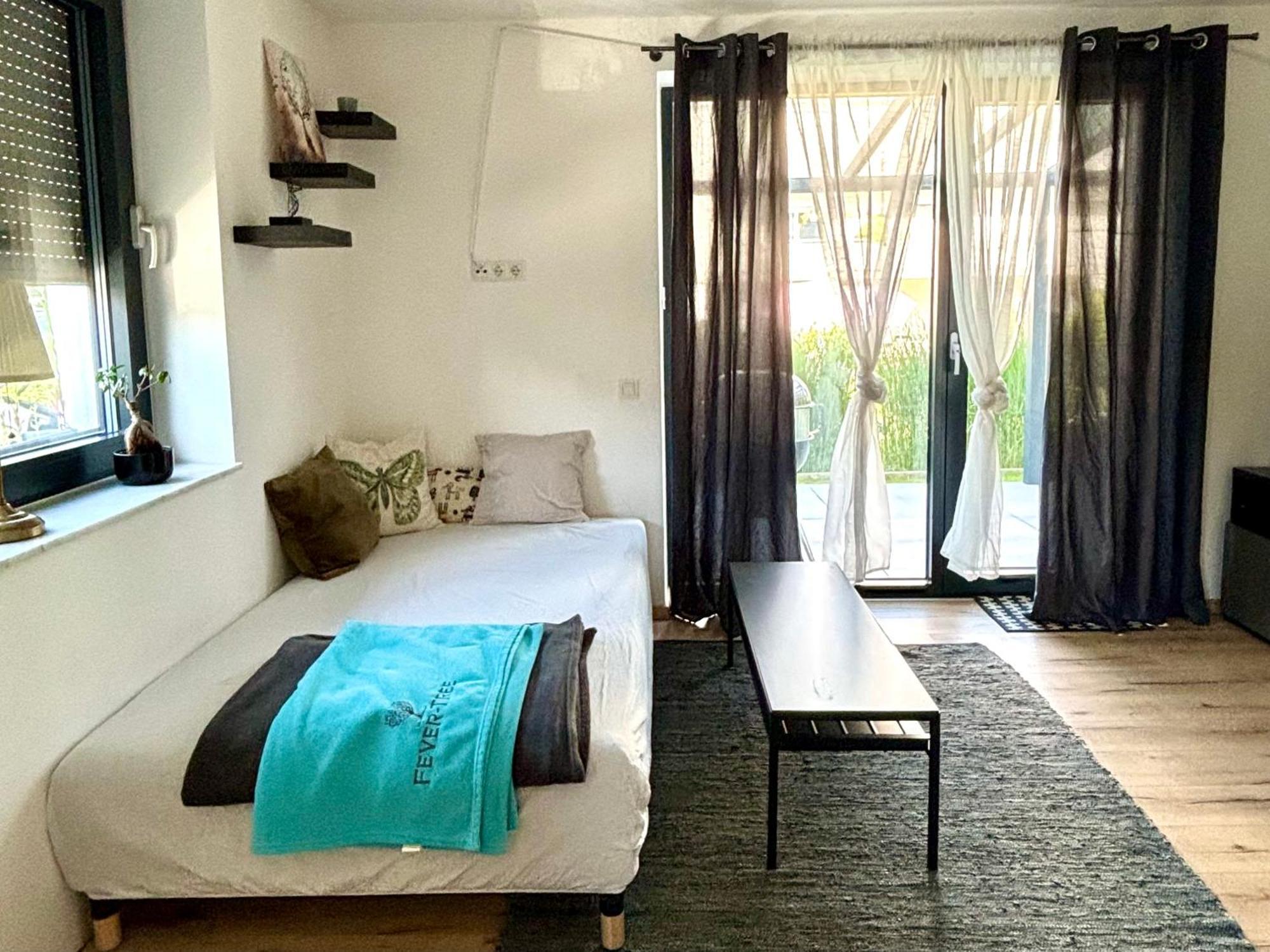 Schoene Wohnung Mit Terrasse Und Parkplatz Velden am Wörthersee Kültér fotó