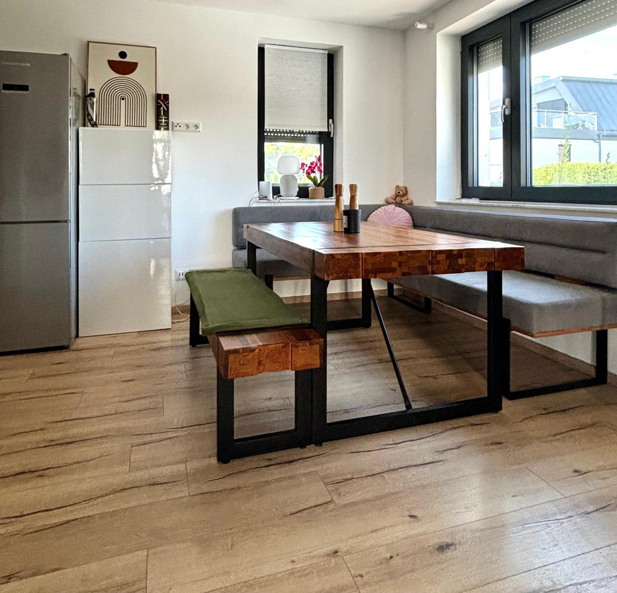 Schoene Wohnung Mit Terrasse Und Parkplatz Velden am Wörthersee Kültér fotó