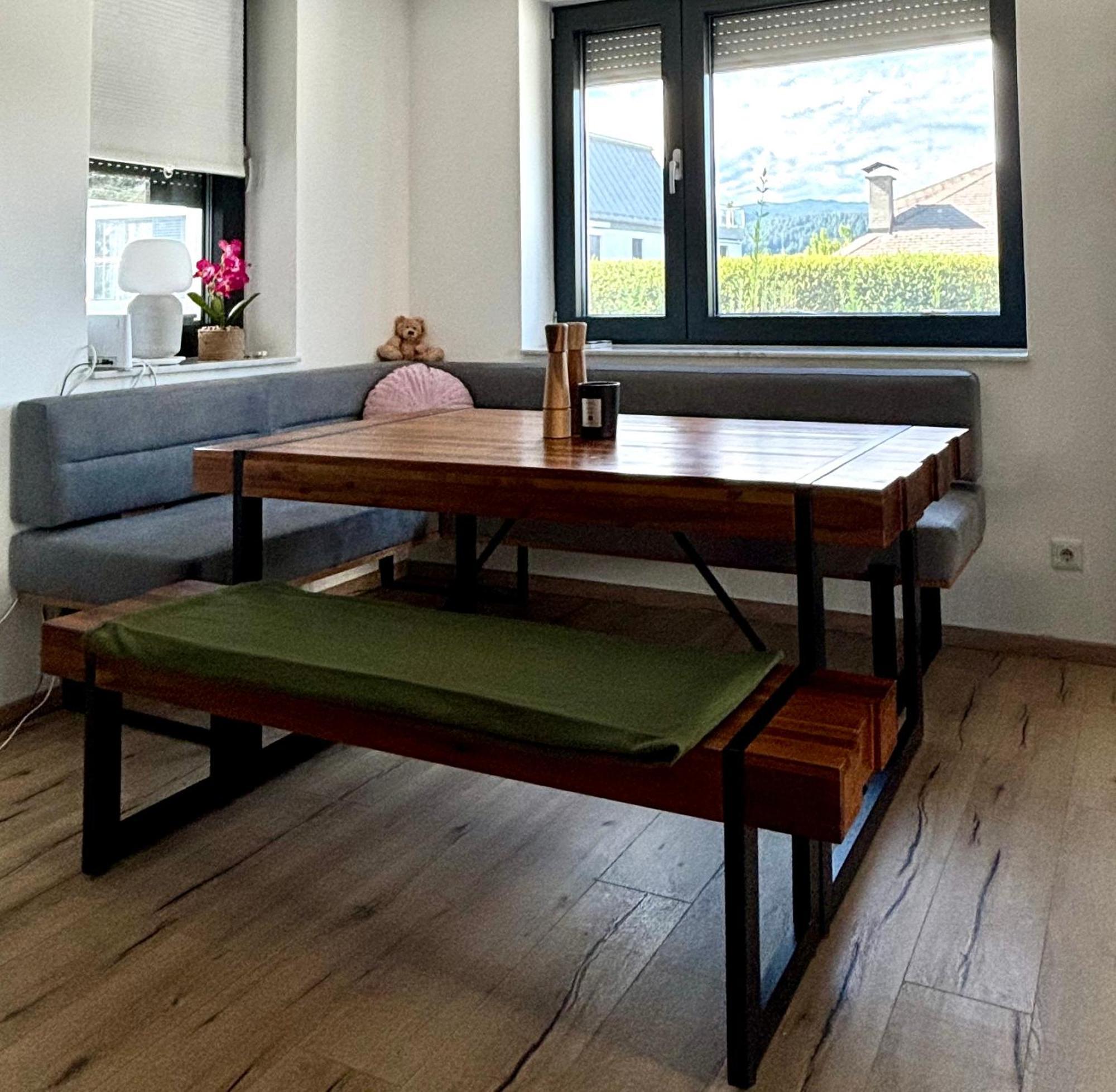 Schoene Wohnung Mit Terrasse Und Parkplatz Velden am Wörthersee Kültér fotó