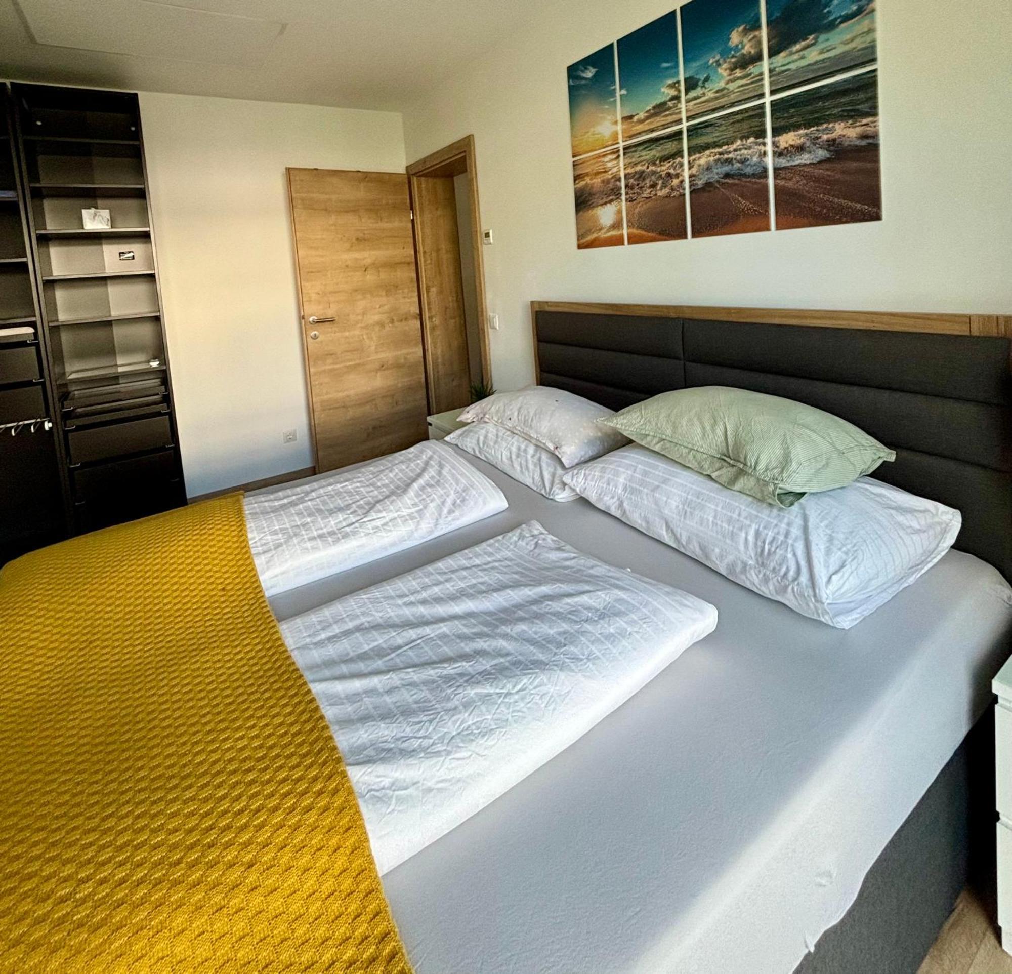 Schoene Wohnung Mit Terrasse Und Parkplatz Velden am Wörthersee Kültér fotó
